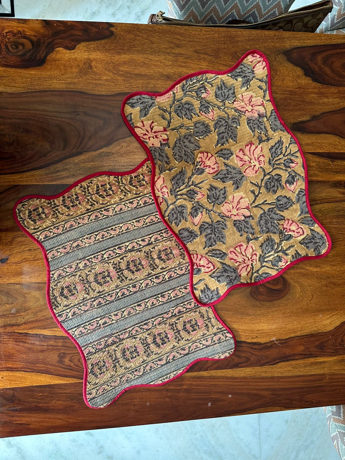 Maroon Scallop Quilted Table Mats
