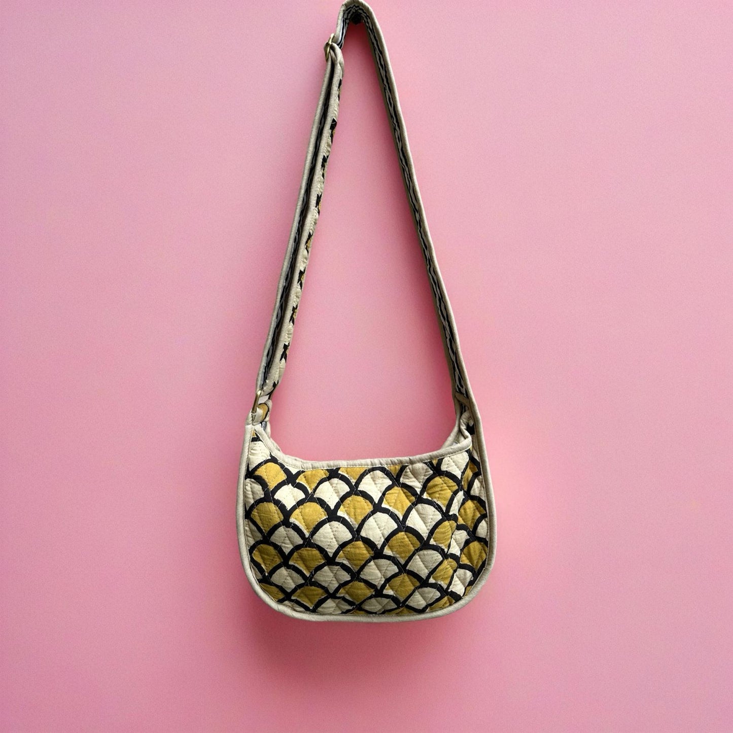 Scallopy Baguette Bag