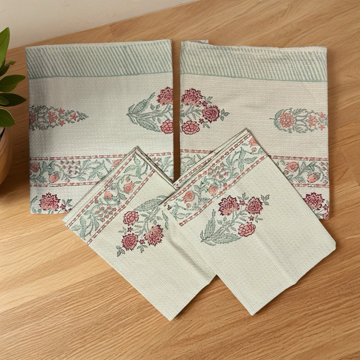 Red Bloom Towel Set