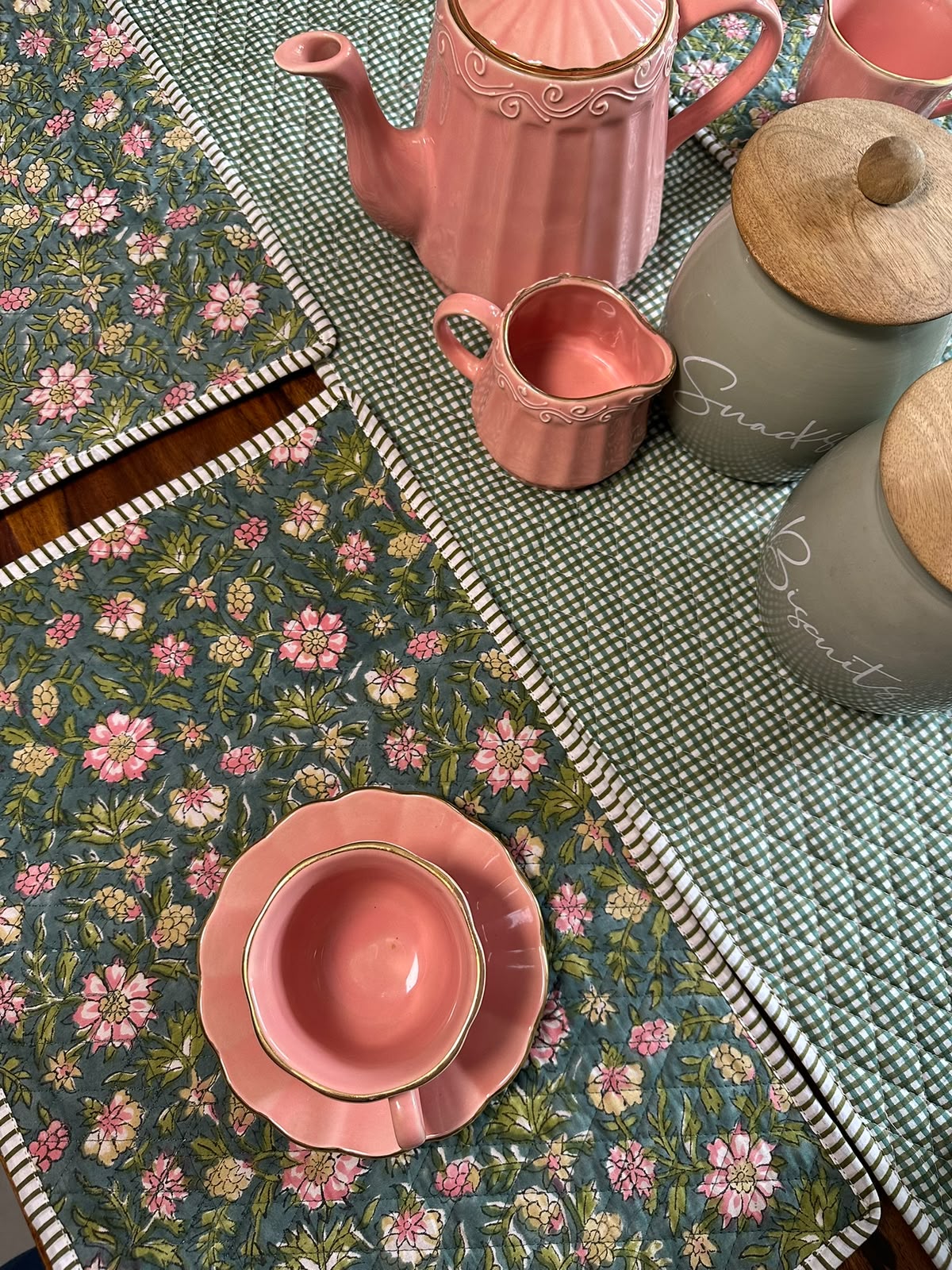 Gulabi Bagh Mats, Runner and Napkin