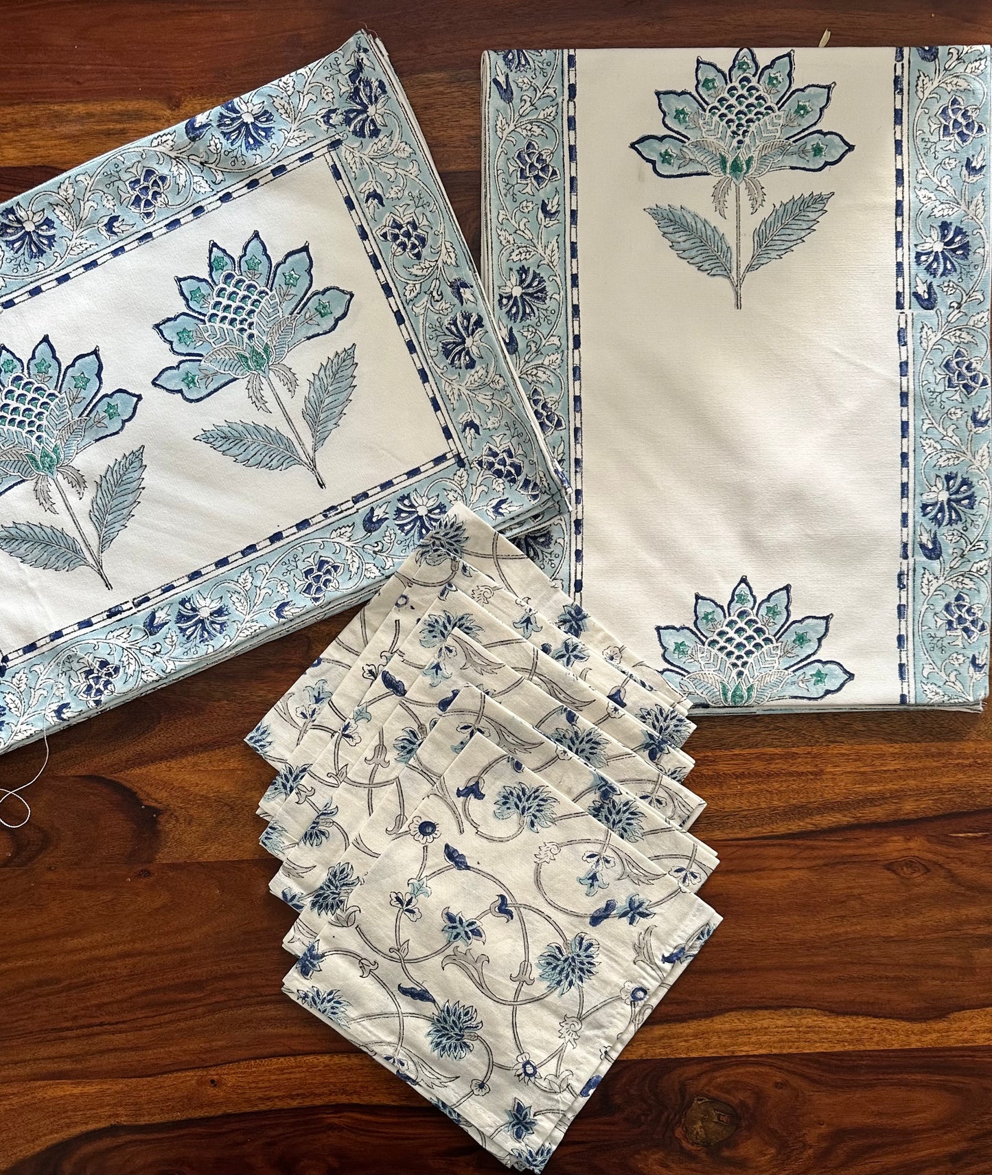 Aqua Mat Runner Napkin Set