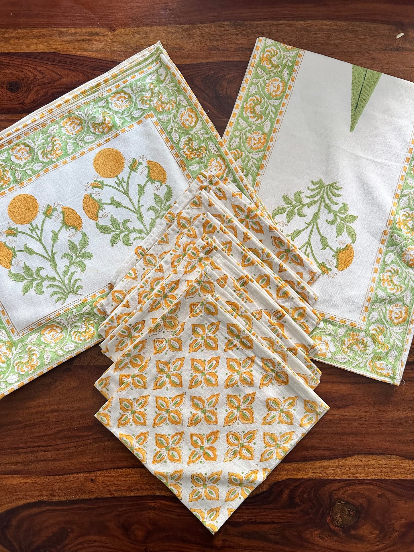 Yellow Runner Mat Napkin Set