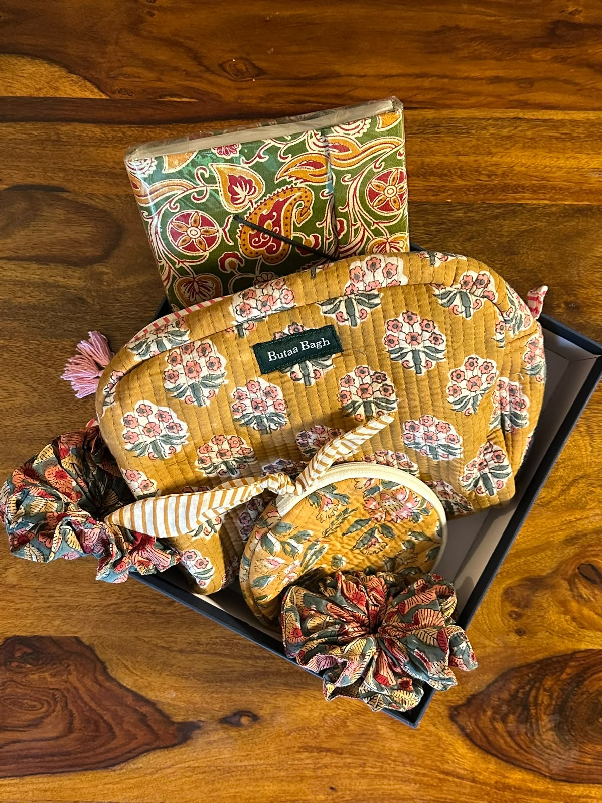 Mustard Bloom Gift Hamper