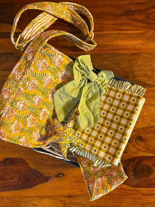 Sunehri Gift Hamper