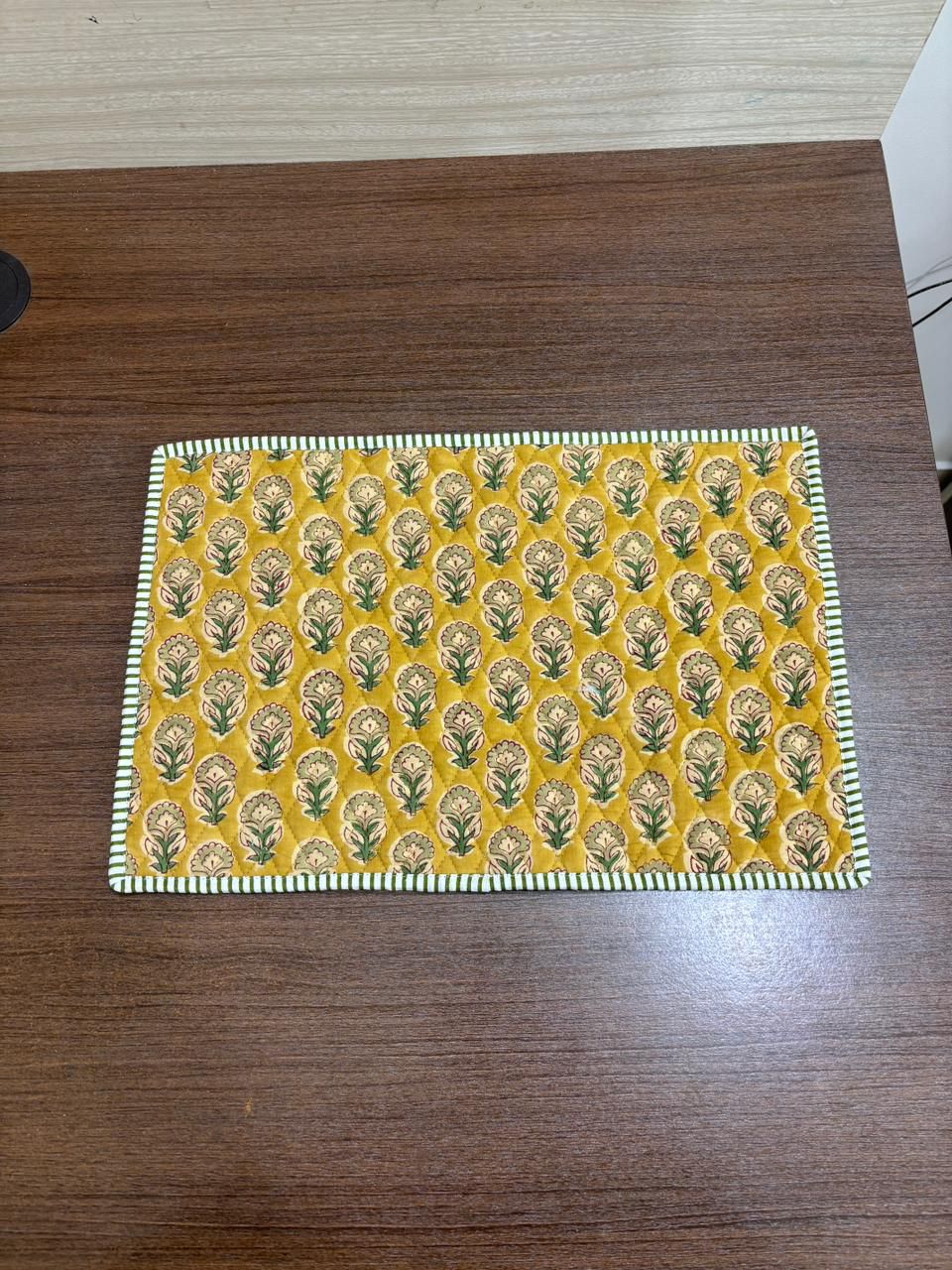 Pella Butaa Quilted Reversible Table Mats