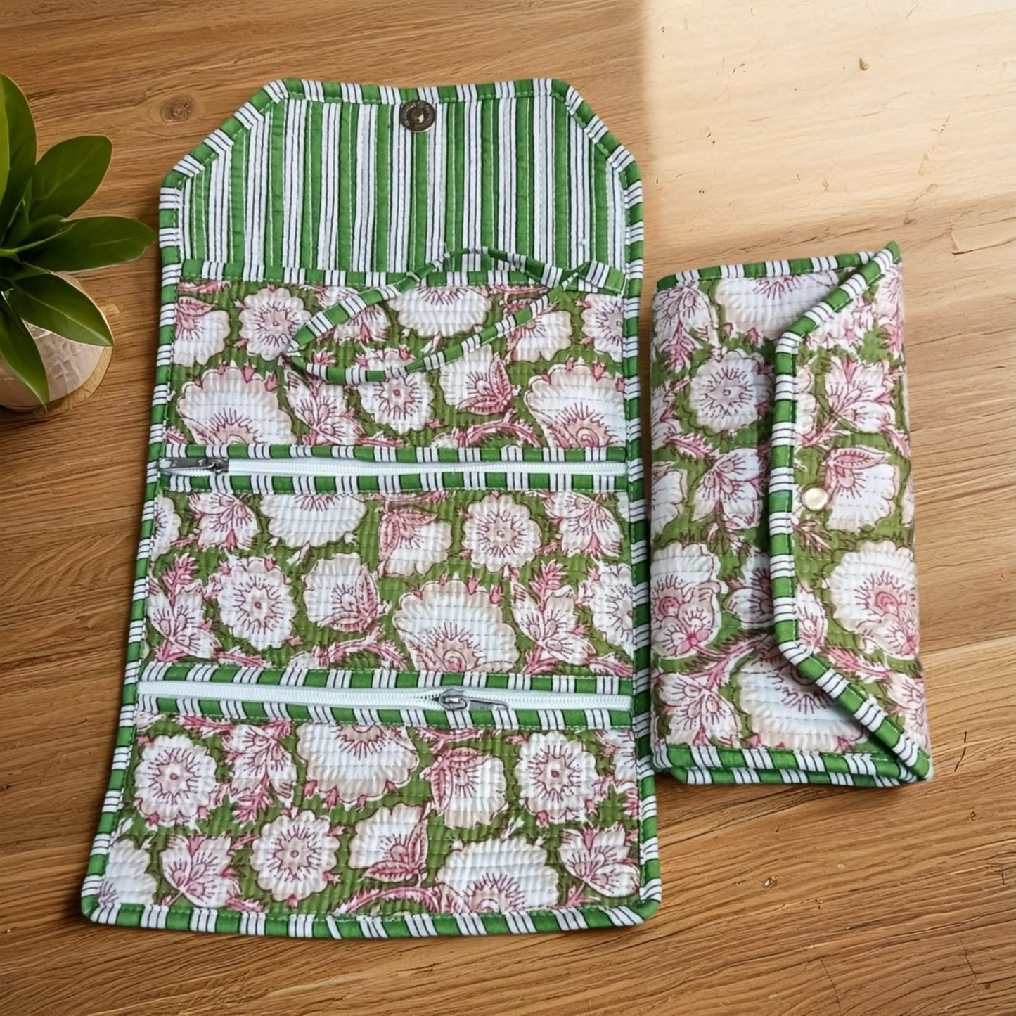 Green Floral Jewelry Organizer