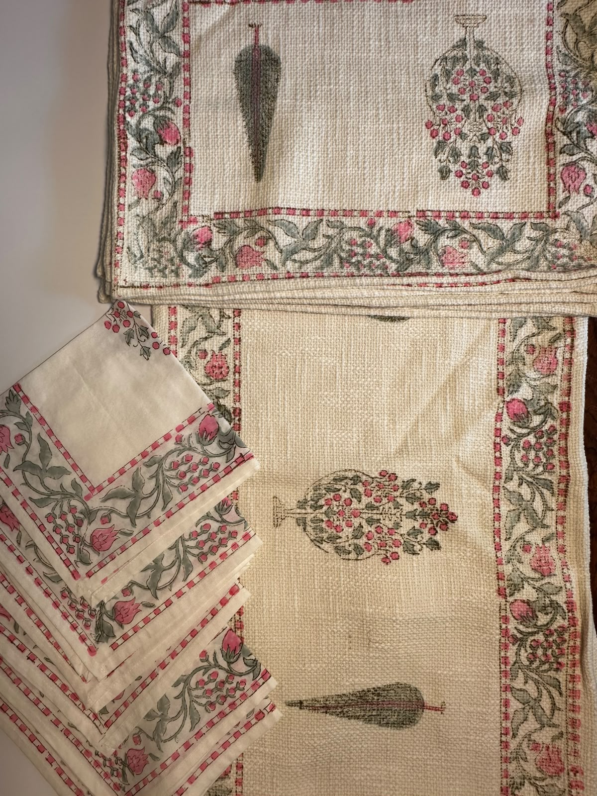 Pink Butaa Jute Runner Mat Napkin Set