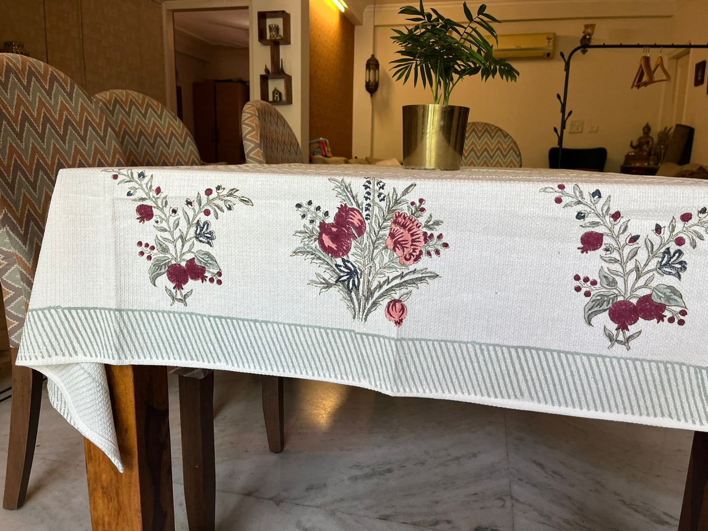 Anar Waffle Table Cover - 6 Seater
