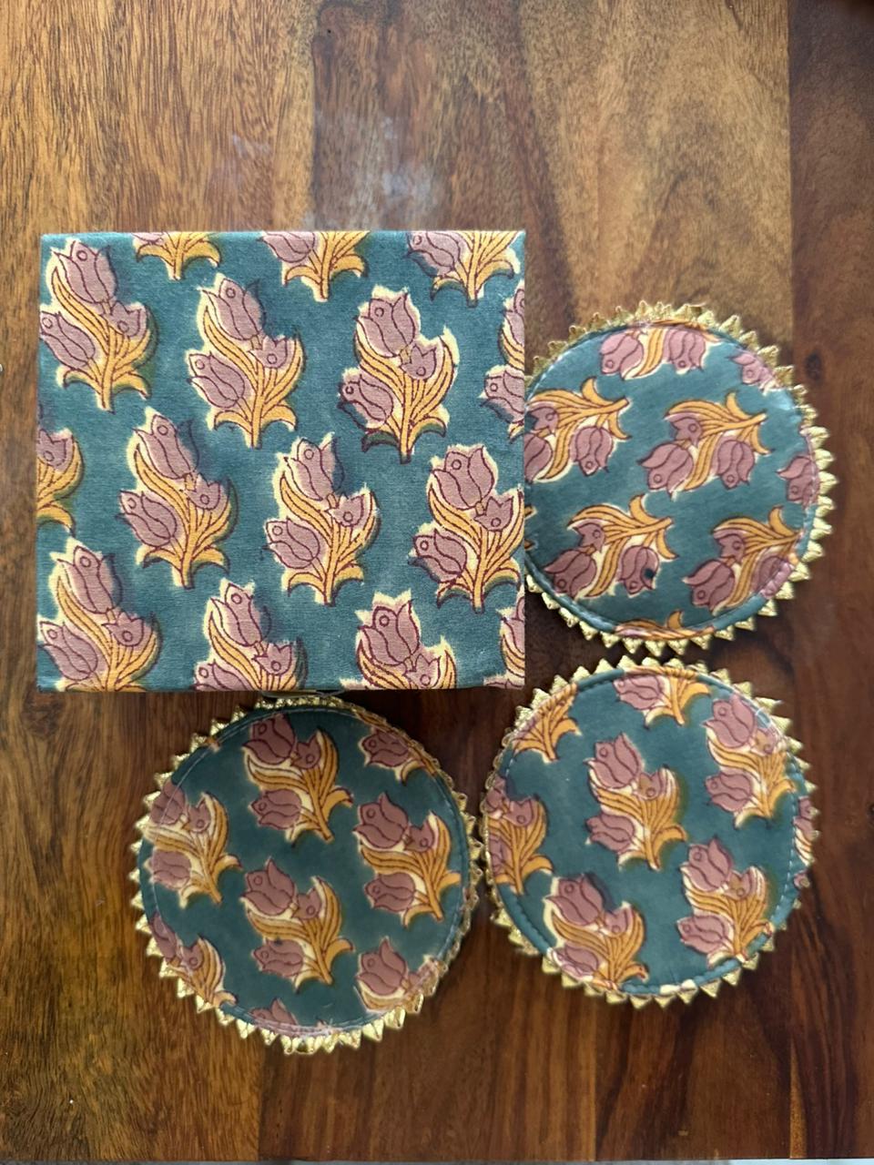 Sunehri Coaster and Mat Gift Set