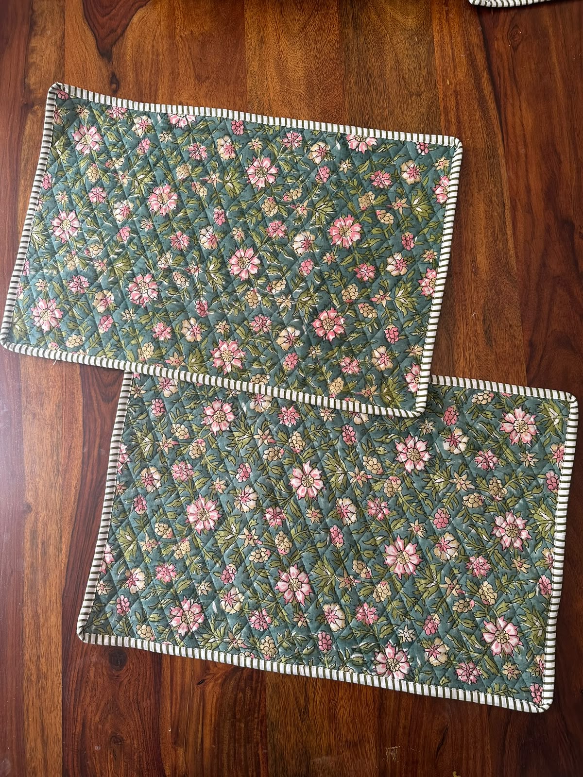 Gulabi Bagh Mats, Runner and Napkin