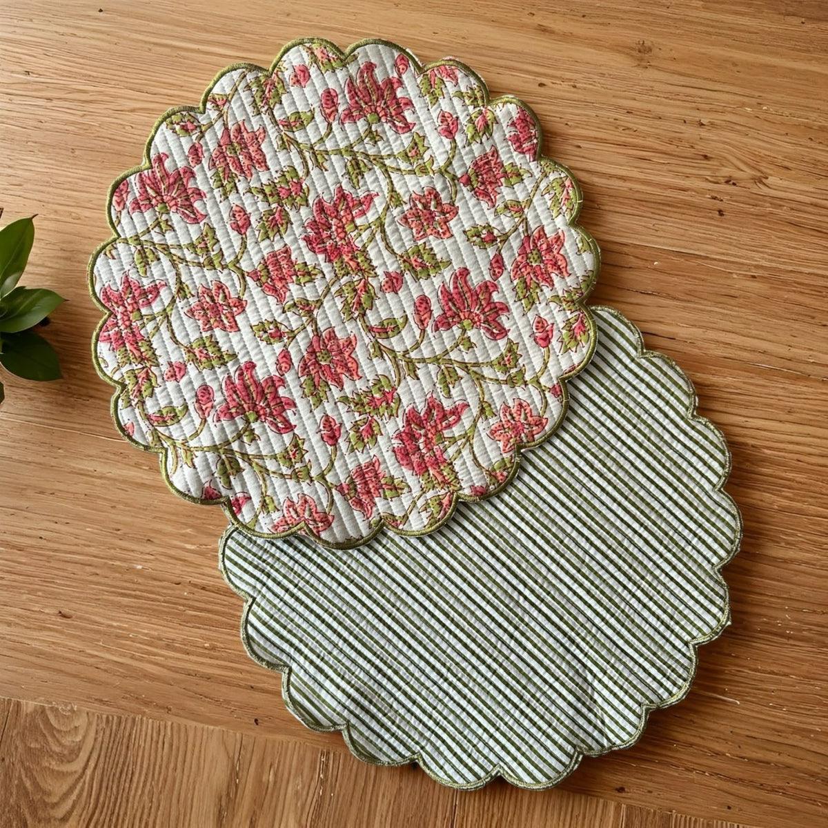 Mehendi Round Scalloped Table Mats
