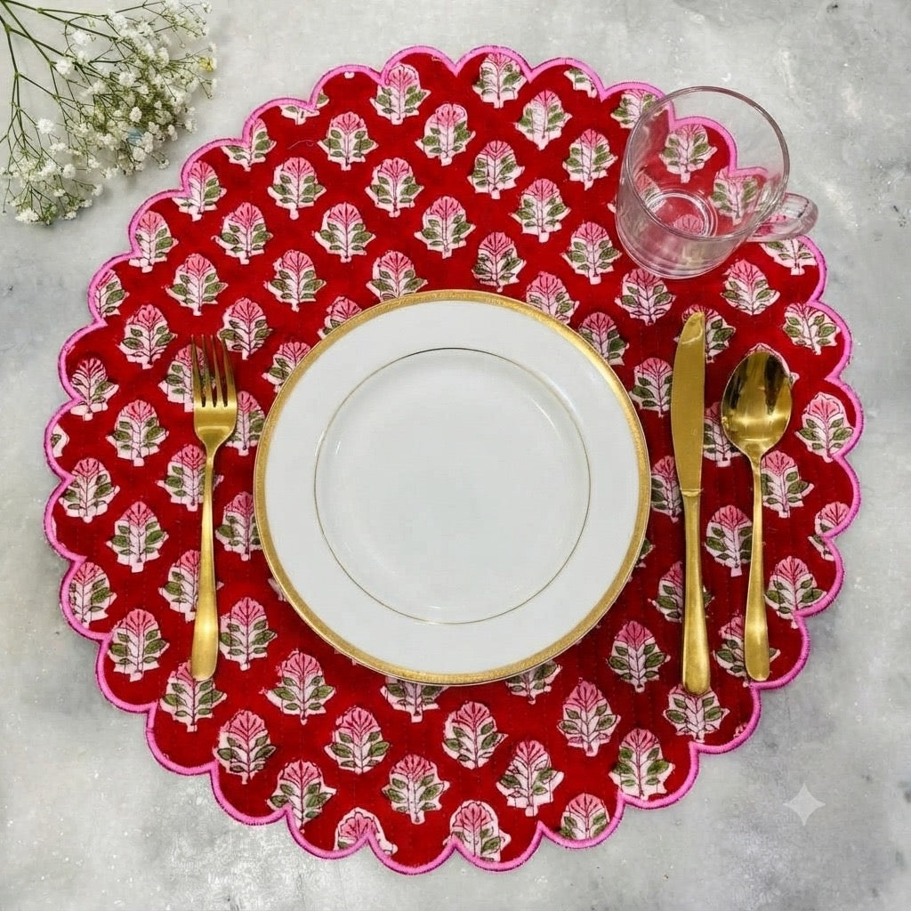 Red Bloom Scalloped Round Mats